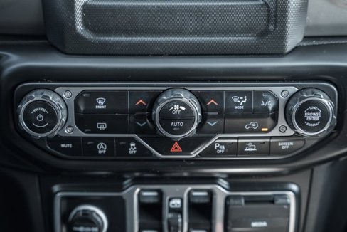 Used 2021 Jeep Wrangler Unlimited Sport image 23