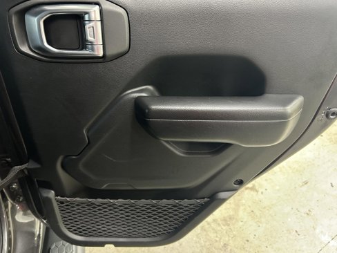 Used 2021 Jeep Wrangler Unlimited Sport image 23