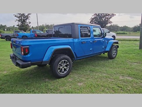 New 2025 Jeep Gladiator Sport image 24