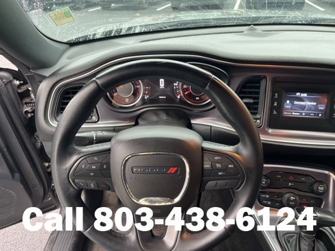 Used 2015 Dodge Challenger SXT image 15