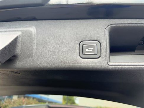 Used 2019 GMC Terrain SLE w/ Driver Convenience Package image 12