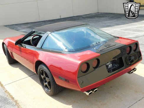 Used 1988 Chevrolet Corvette Coupe image 3