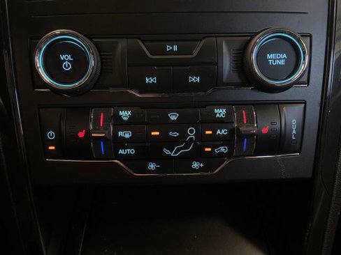 Used 2018 Ford Explorer XLT w/ Equipment Group 202A image 19