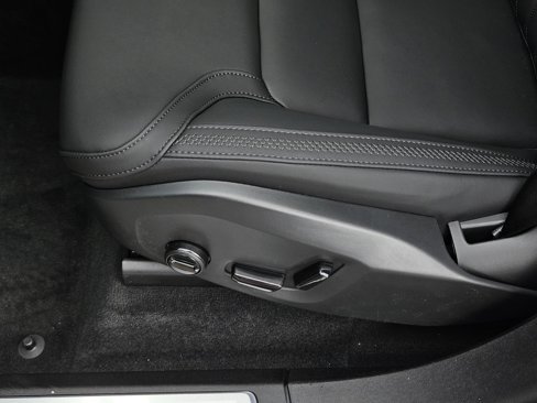 New 2025 Volvo XC90 B6 Core w/ Protection Package image 25