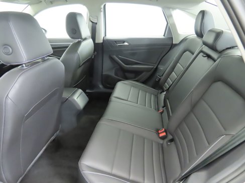 Certified 2024 Volkswagen Jetta SE image 22