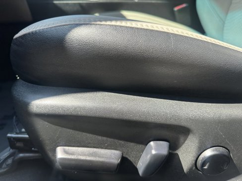 Used 2016 Toyota Camry SE image 12