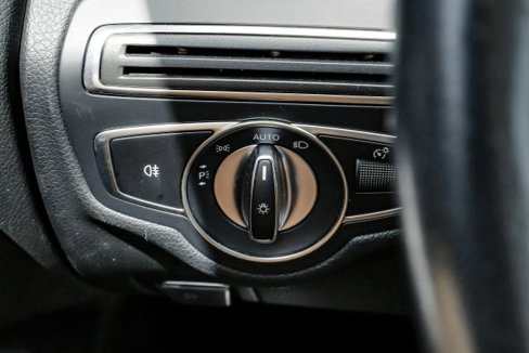 Used 2019 Mercedes-Benz C 300 Sedan image 28