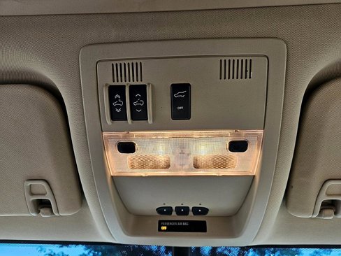 Used 2014 GMC Yukon XL Denali image 22