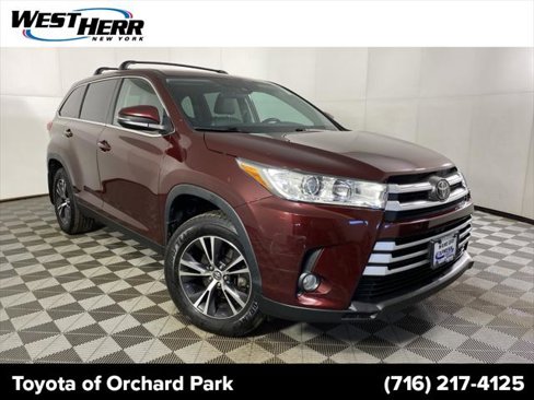 Certified 2019 Toyota Highlander LE image 1