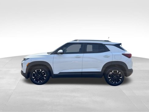 Used 2021 Chevrolet TrailBlazer LT w/ Sun and Liftgate Package image 2