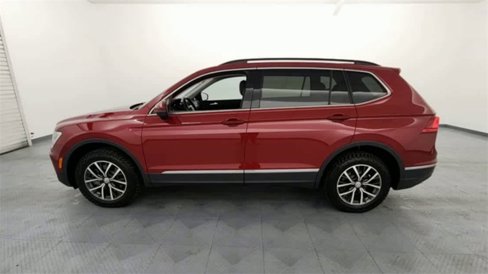 Used 2020 Volkswagen Tiguan SE w/ Panoramic Sunroof Package image 5