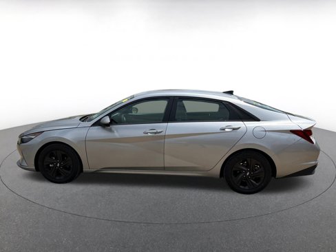 Used 2023 Hyundai Elantra SEL image 7