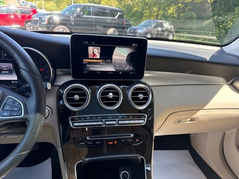 Used 2018 Mercedes-Benz GLC 300 4MATIC image 17