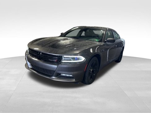 Used 2017 Dodge Charger SXT image 2