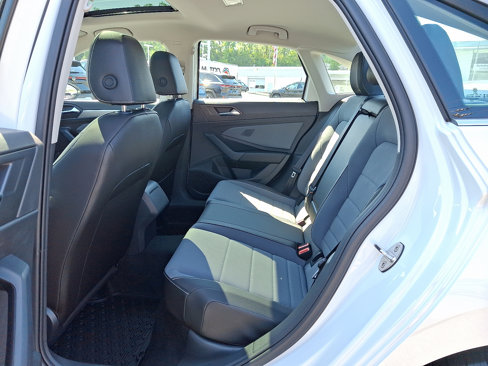 New 2025 Volkswagen Jetta SE image 6