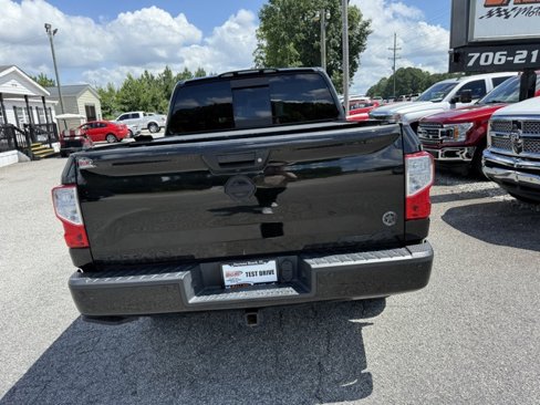 Used 2018 Nissan Titan PRO-4X w/ Pro-4x Convenience Package image 4