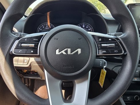 Used 2022 Kia Forte LXS image 30