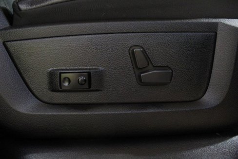 Used 2014 RAM 1500 Laramie image 10