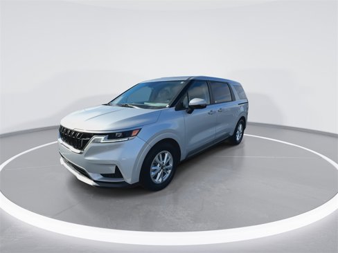 Used 2022 Kia Carnival LX image 4