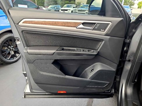 Used 2018 Volkswagen Atlas SEL Premium image 39