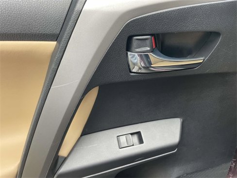 Used 2016 Toyota RAV4 XLE image 16