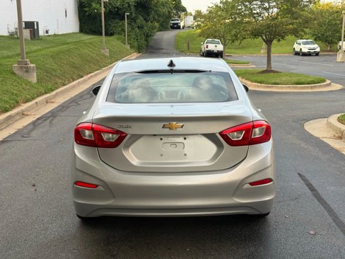 Used 2017 Chevrolet Cruze LS image 10