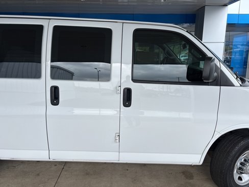 Used 2020 Chevrolet Express 2500 w/ Driver Convenience Package image 28