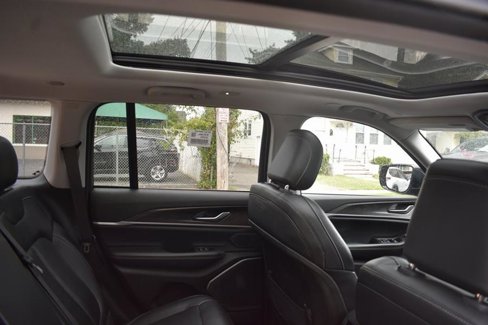 Used 2023 Jeep Grand Cherokee 4WD 4xe image 26