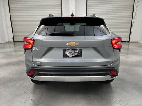 Used 2024 Chevrolet Trax LT image 6