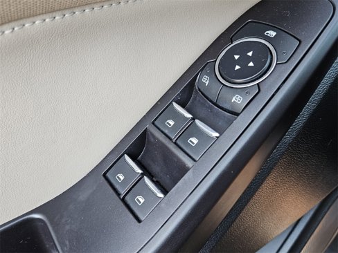 Used 2020 Ford Explorer XLT image 41