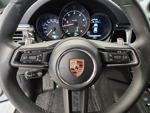 Certified 2025 Porsche Macan image 16