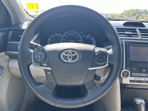 Used 2013 Toyota Camry LE image 18