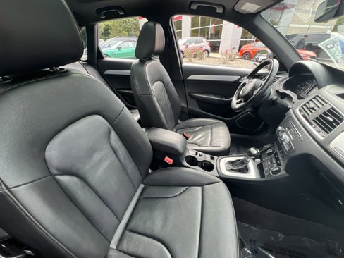 Used 2018 Audi Q3 2.0T Premium Plus w/ Premium Plus Package image 26