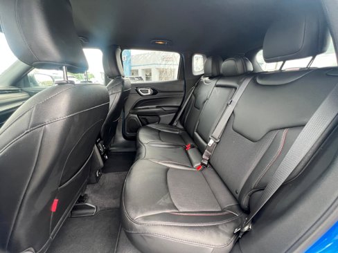 Used 2023 Jeep Compass Trailhawk image 11