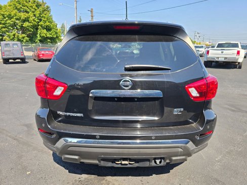 Used 2017 Nissan Pathfinder SL image 4