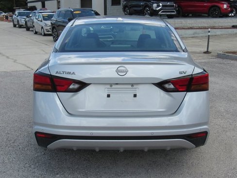Used 2023 Nissan Altima 2.5 SV image 5