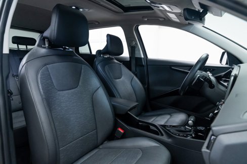 Used 2023 Kia Niro SX image 24