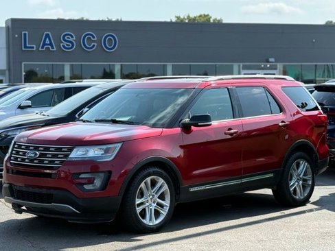 Used 2016 Ford Explorer XLT w/ Equipment Group 202A image 1