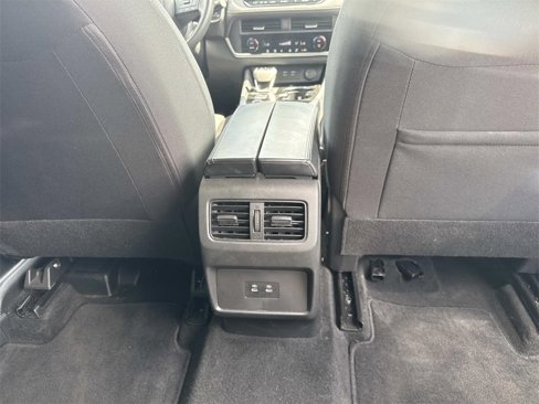 Used 2024 Nissan Rogue SV image 19
