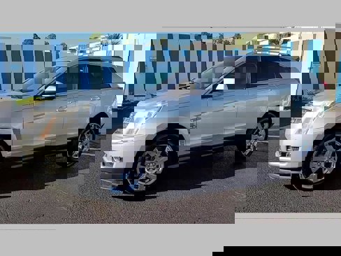 Used 2010 Cadillac SRX Premium image 17