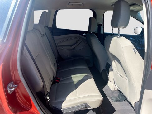 Used 2019 Ford Escape SE image 25