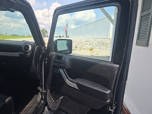Used 2015 Jeep Wrangler Unlimited Sahara w/ Dual Top Group image 24