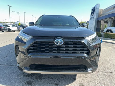 Used 2022 Toyota RAV4 SE w/ Convenience Package image 2