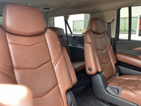 Used 2018 Cadillac Escalade ESV Premium Luxury w/ LPO, Radiant Package image 28