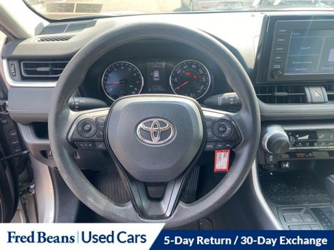 Used 2019 Toyota RAV4 LE image 13