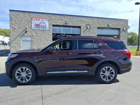 Used 2023 Ford Explorer XLT w/ Equipment Group 202A image 6