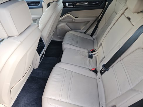 Certified 2021 Porsche Cayenne Coupe image 28