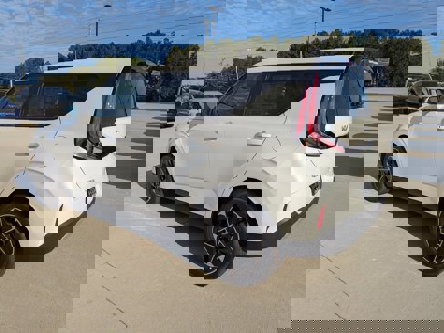 New 2025 Kia Soul EX image 3