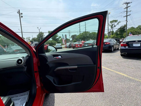 Used 2020 Chevrolet Sonic Premier image 14