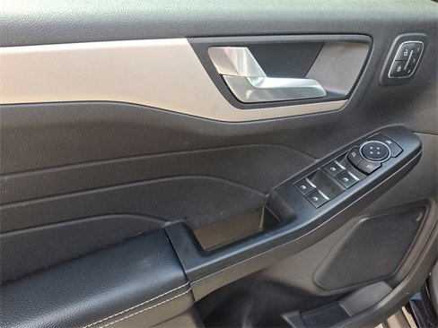 Used 2022 Ford Escape SEL w/ Technology Package image 10